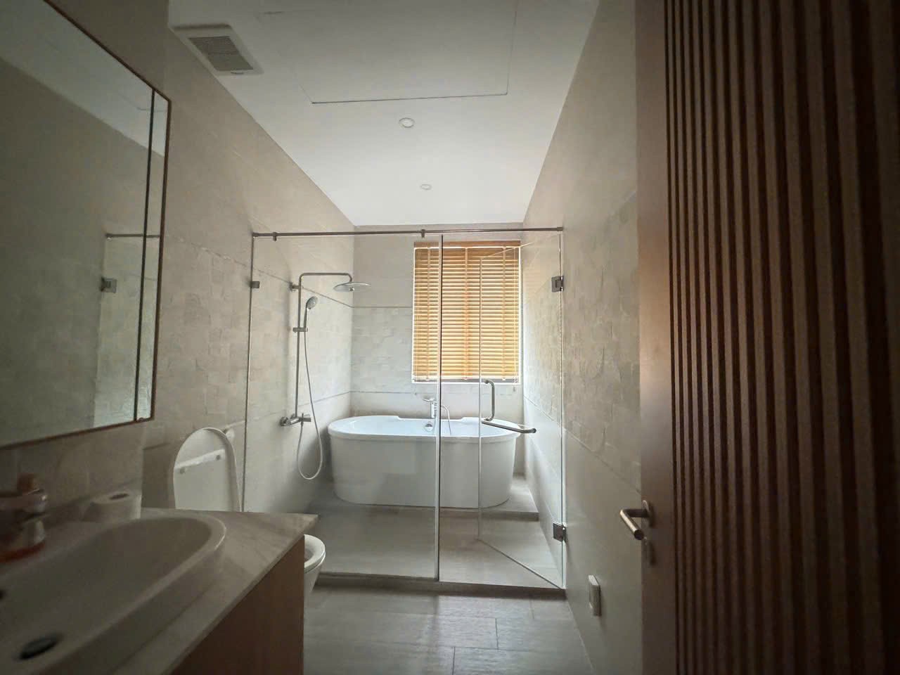 Cho thuê Biệt thự Phường Thảo Điền, Quận 2, Diện tích 438m², Giá Thương lượng 3