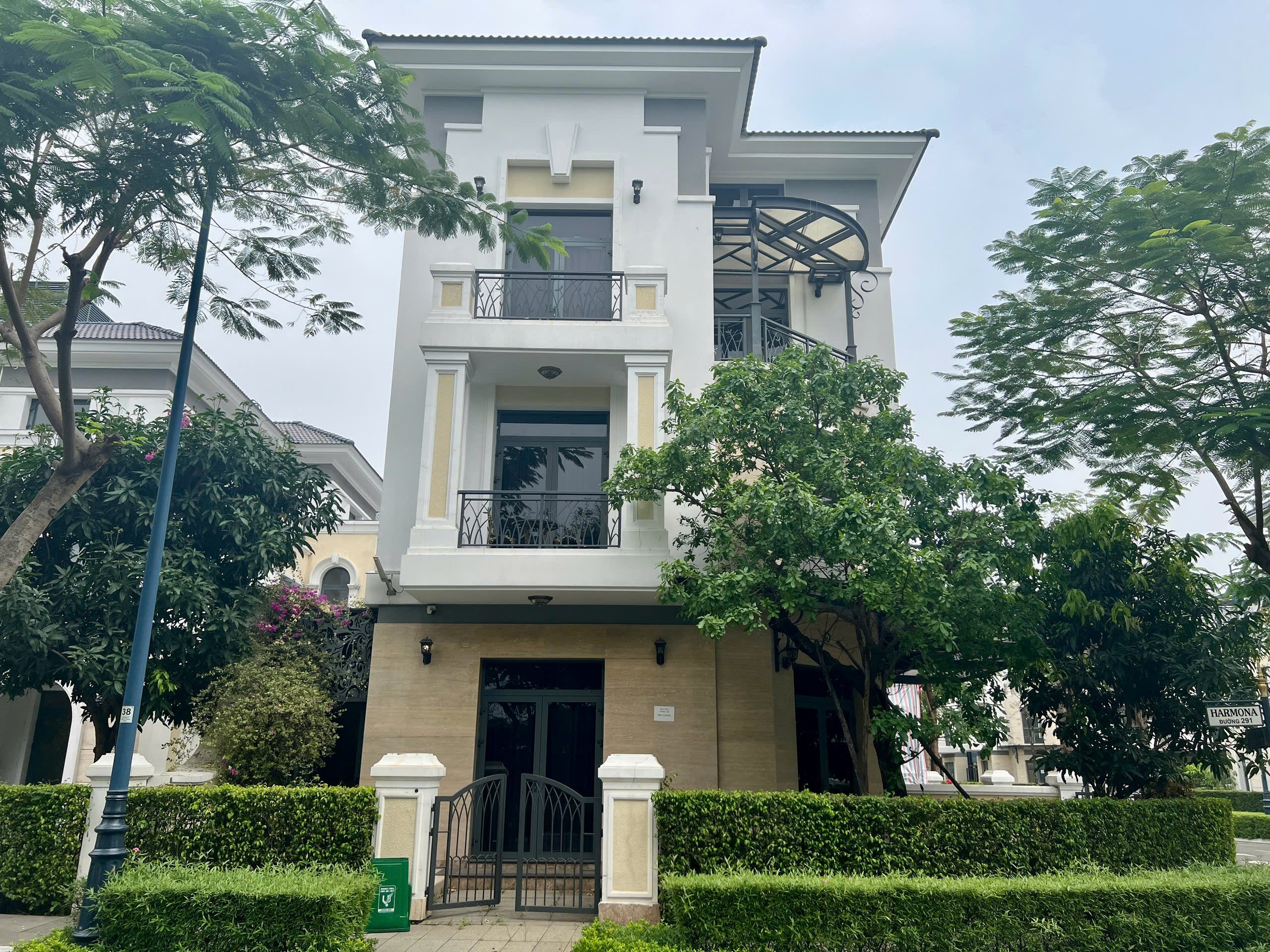Cần bán Nhà mặt tiền Phường Phú Hữu, Quận 9, Diện tích 109m², Giá 17.8 Tỷ 2
