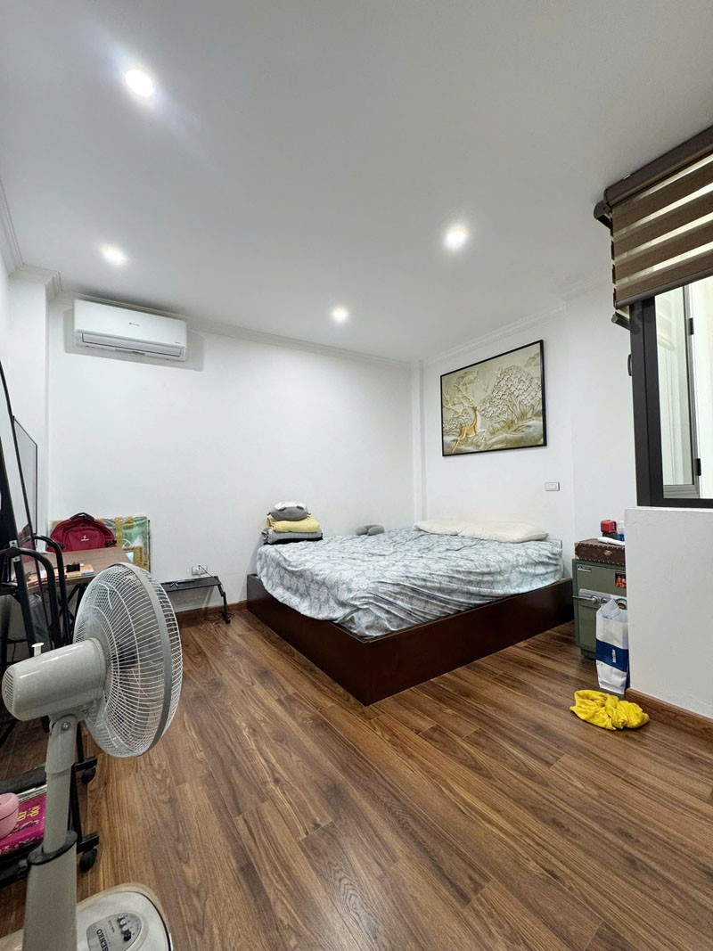 Cần bán 36,8m2 nhà 4 tầng từ tầng 2 xây 40m2/sàn, nhà mặt ngõ 80 Hoa Lâm - Ngay chợ Kinh Doanh 3