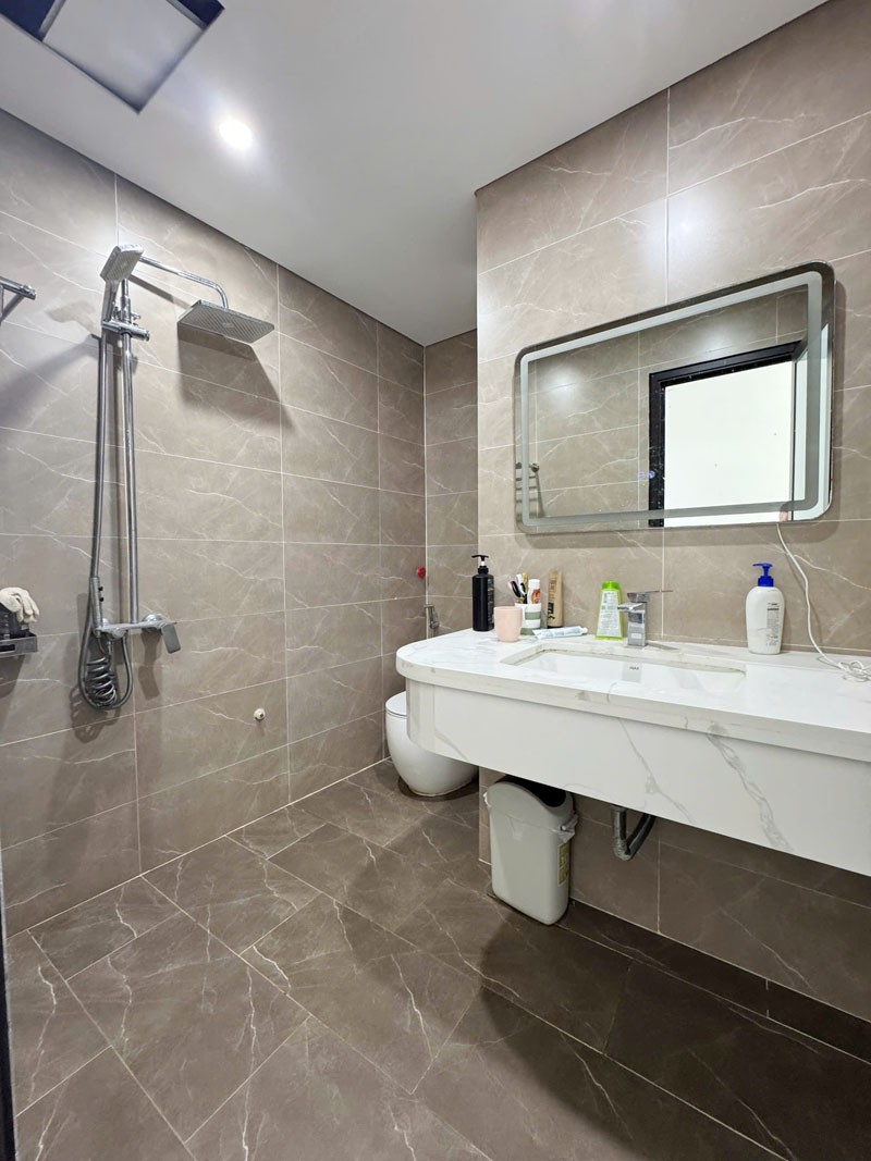 Cần bán 36,8m2 nhà 4 tầng từ tầng 2 xây 40m2/sàn, nhà mặt ngõ 80 Hoa Lâm - Ngay chợ Kinh Doanh 6