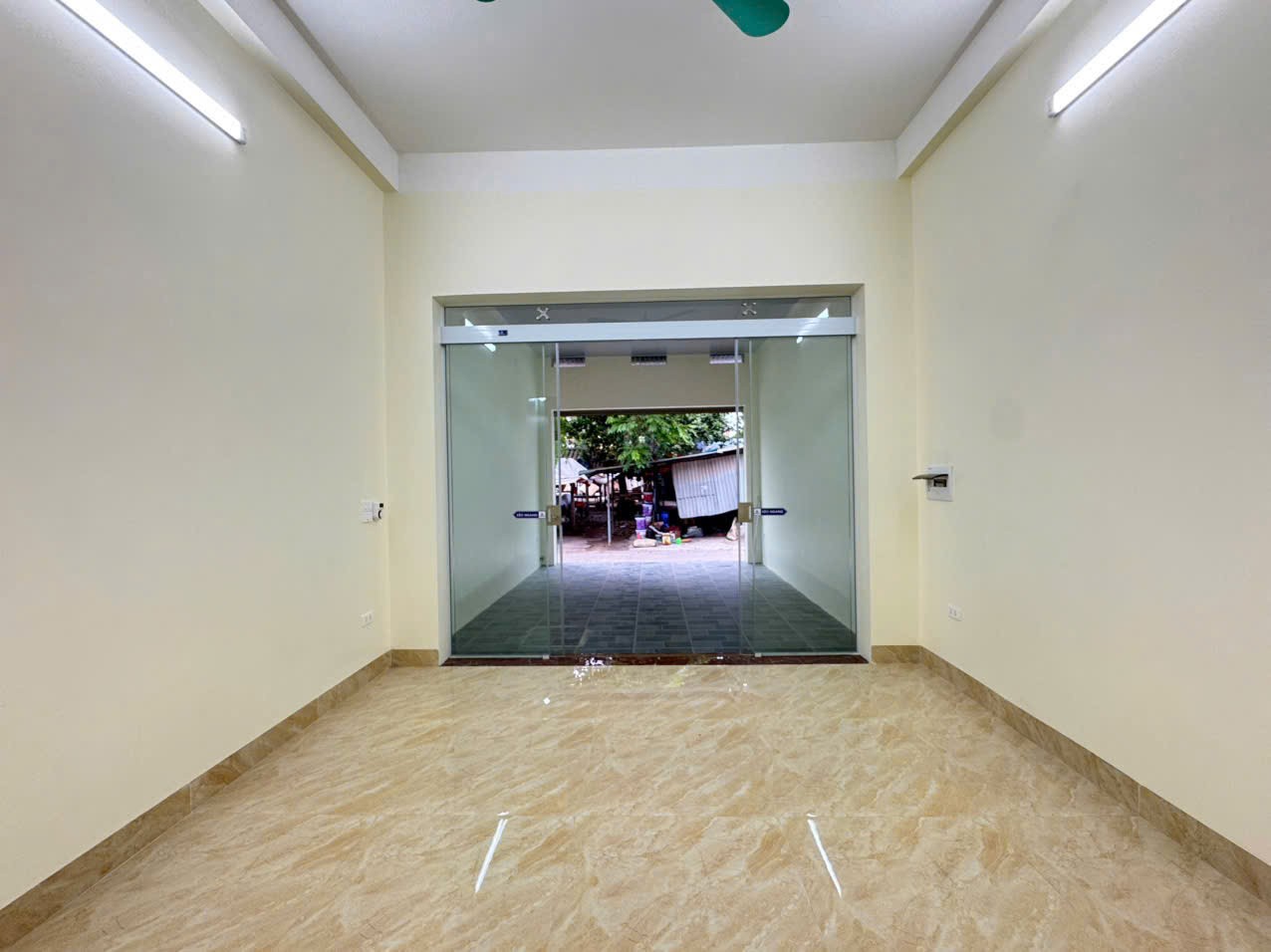 Bán nhà 1 tầng thôn Chi Đông 2, xã Quang Minh. Vị trí đắc địa, mặt chợ, kinh doanh cực đẹp 2
