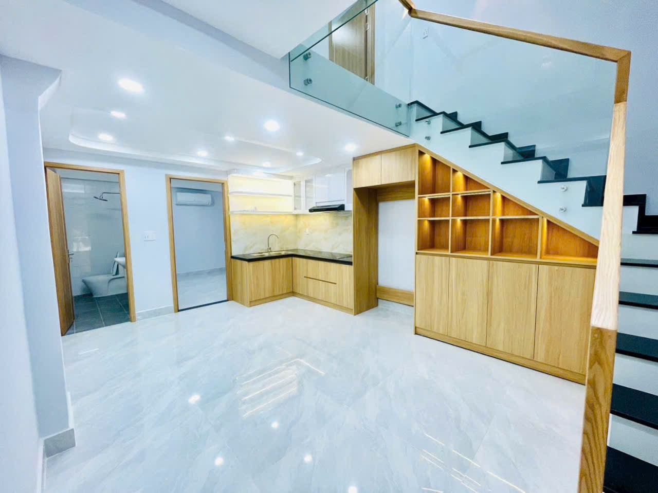 Nhà mặt tiền Ích Thiện, p Tân Thành dt 75m2 1 lửng, 1 lầu 5pn 4wc giá 12 tỷ 7