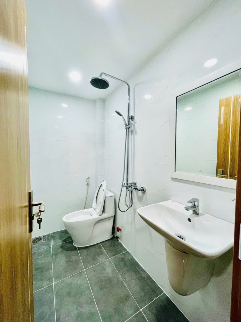 Nhà mặt tiền Ích Thiện, p Tân Thành dt 75m2 1 lửng, 1 lầu 5pn 4wc giá 12 tỷ 8