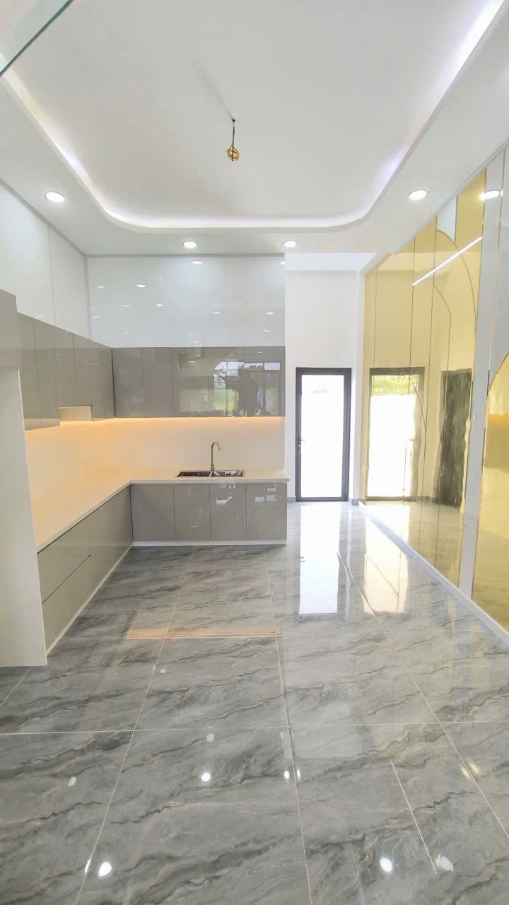 NHÀ 3 TẦNG HIỆN ĐẠI MỚI XÂY TẠI BÌNH CHÁNH - CHỈ 2,7 TỶ 3