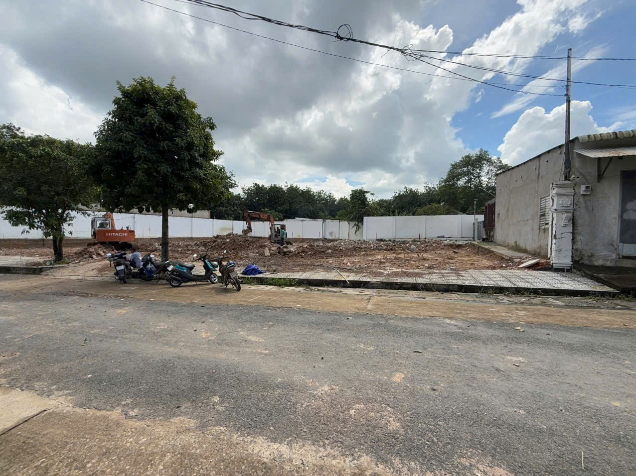 Hot : 7 lô thổ cư đường nhựa xã An Nhơn Tây dt 120 -> 150m2 giá 2,3 tỷ / lô 2