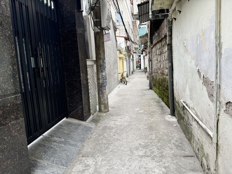 Cần bán 49,2m2 đất vuông đẹp trong ngõ 76 Hoa Lâm. Cách 10m ra đường thông ô tô 2