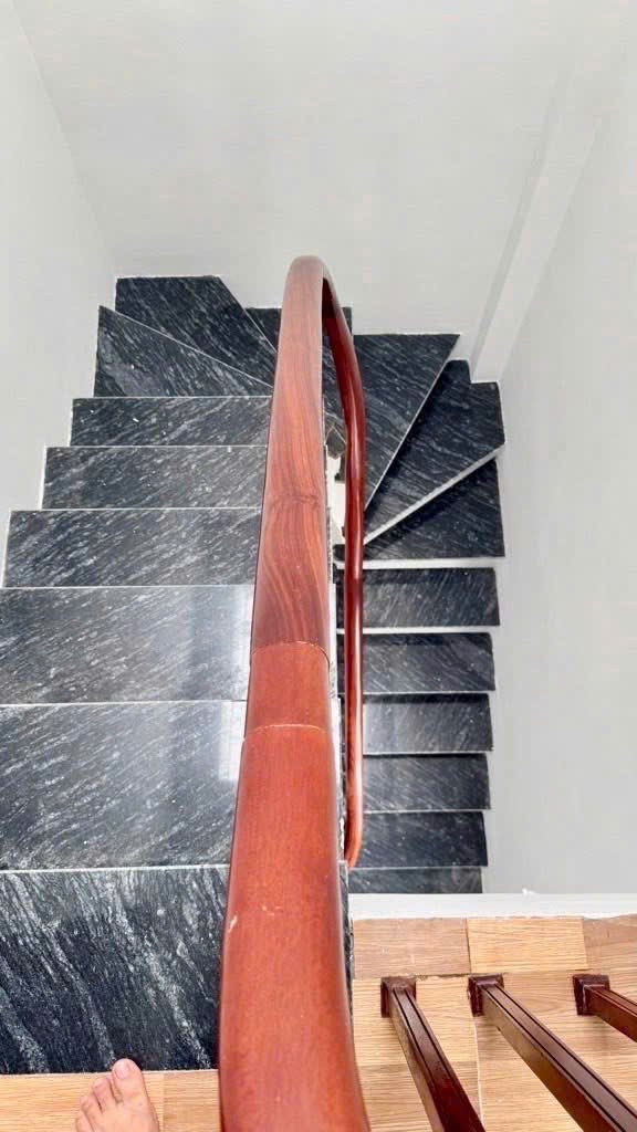 Cần bán 59,3m2 nhà 6 tầng thang máy, ngõ 12 Thạch Bàn. Nhà đẹp, tiện ích bạt ngàn, gần hồ điều hòa 2