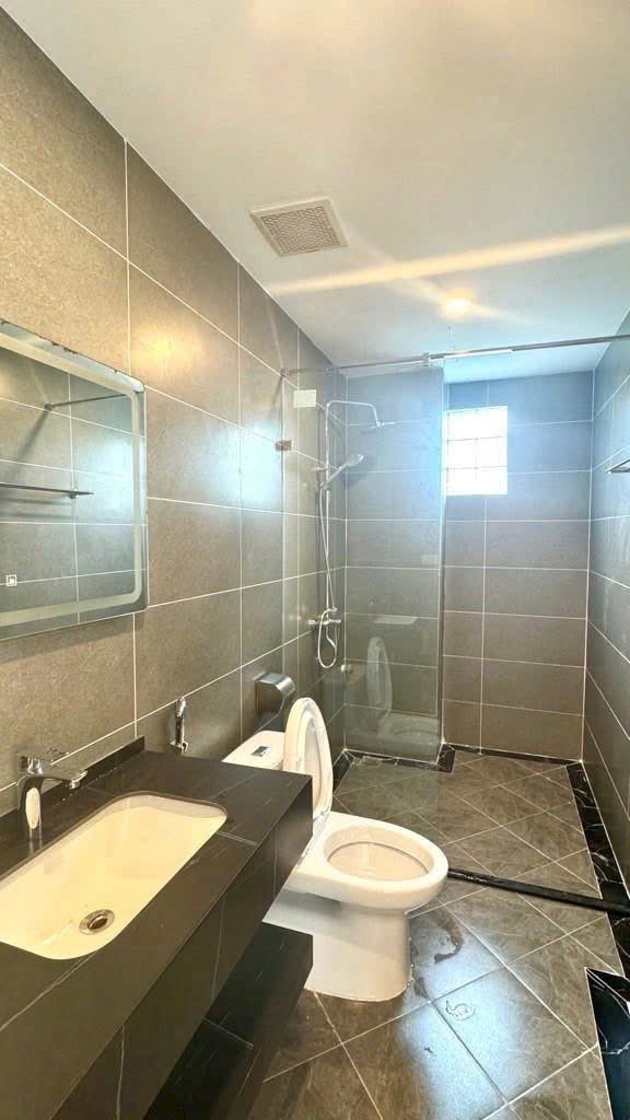 Cần bán 59,3m2 nhà 6 tầng thang máy, ngõ 12 Thạch Bàn. Nhà đẹp, tiện ích bạt ngàn, gần hồ điều hòa 4