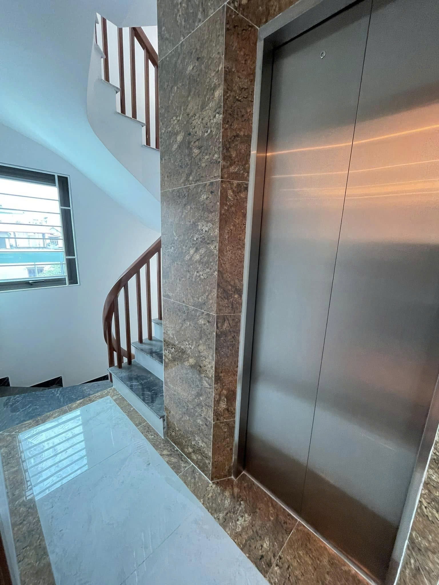 BÁN NHÀ PHÚ THƯỢNG, TÂY HỒ, CẠNH CIPUCHA, 6 TẦNG THANG MÁY, DT 43M2* MT 5M* GIÁ 8.9  TỶ 12