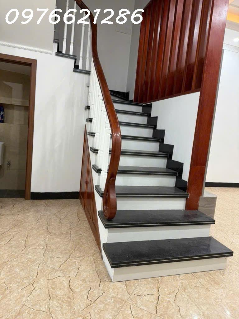 NHÀ 35M² THANH AM LONG BIÊN – LÔ GÓC – NGÕ 3M – 3 TẦNG Ở NGAY – GIÁ 5.X TỶ 3