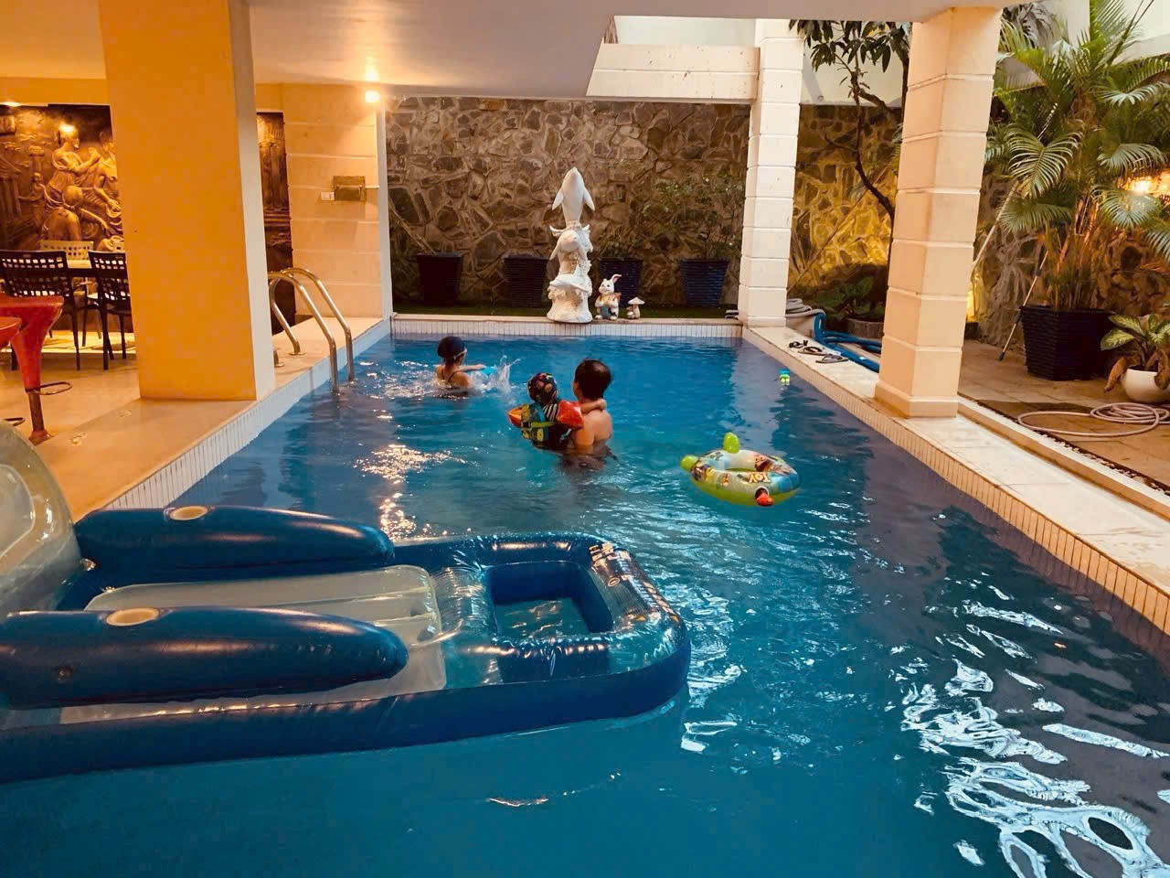 Cho thuê Biệt thự Phường Phước Long A, Quận 9, Diện tích 320m², Giá Thương lượng 6