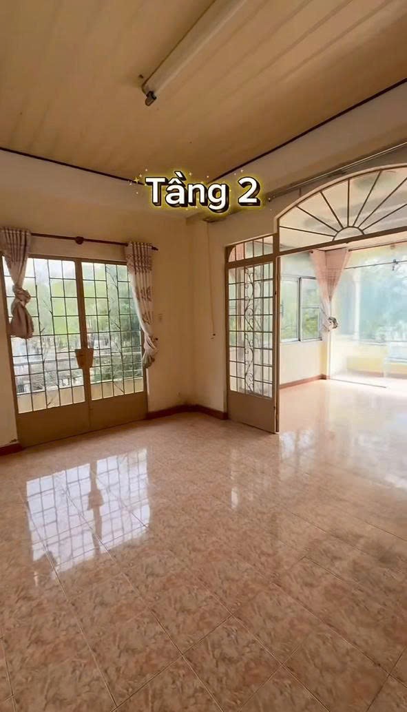 Cho thuê nhà nguyên căn 2 mặt tiền Phù Đổng Thiên Vương phường 8 Đà Lat giá 35 triệu 2