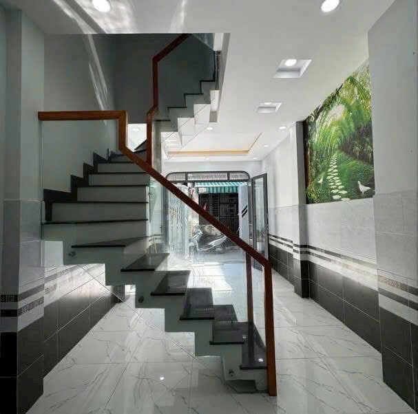 Nhà hẻm quốc lộ 1A, Bình Hưng Hòa A dt 26,8m2 2 lầu 3pn 2wc giá 3,67 tỷ 2