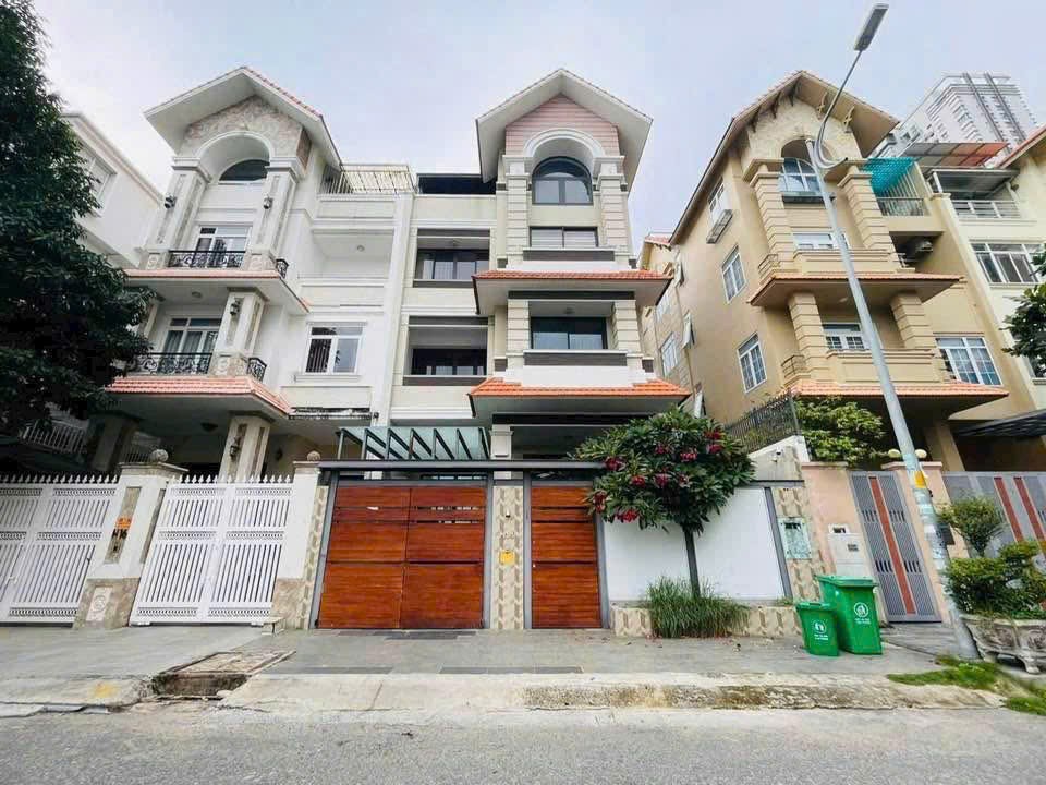 Cần bán Biệt thự Phường Tân Hưng, Quận 7, Diện tích 200m², Giá 55 Tỷ 6