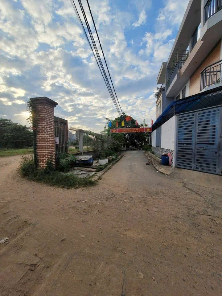 Cần bán Đất Phường Tăng Nhơn Phú A, Quận 9, Diện tích 2200m², Giá 36 Tỷ 6