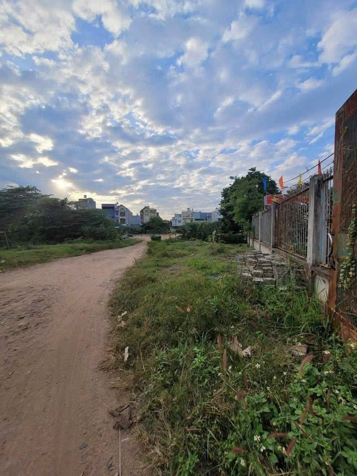 Cần bán Đất Phường Tăng Nhơn Phú A, Quận 9, Diện tích 2200m², Giá 36 Tỷ 2