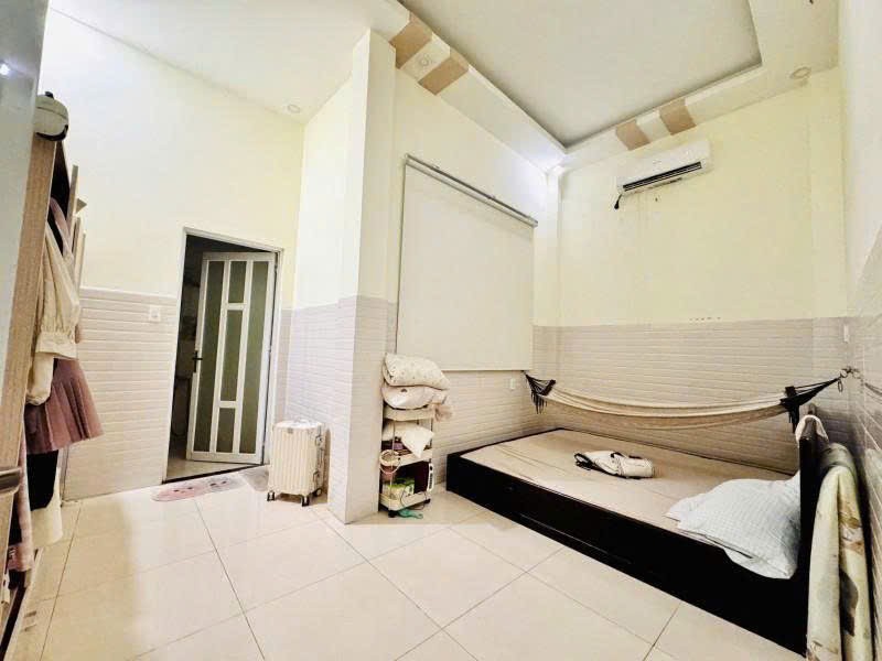 NHÀ NGON TRONG PHÂN KHÚC NHA. Nhà đẹp 2 tầng – HẺM XE TẢI LUÔN – an ninh Diện tích 6x10m vuông 5