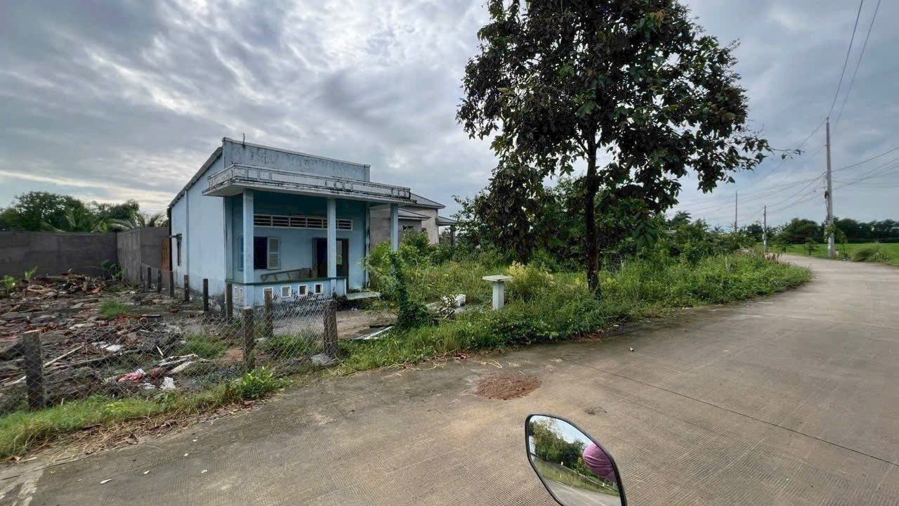 Đất nền thổ cư 200m2 mt xe hơi trên đất có nhà sẵn xã Phước Đông giá rẻ 1 tỏi 50tr 2