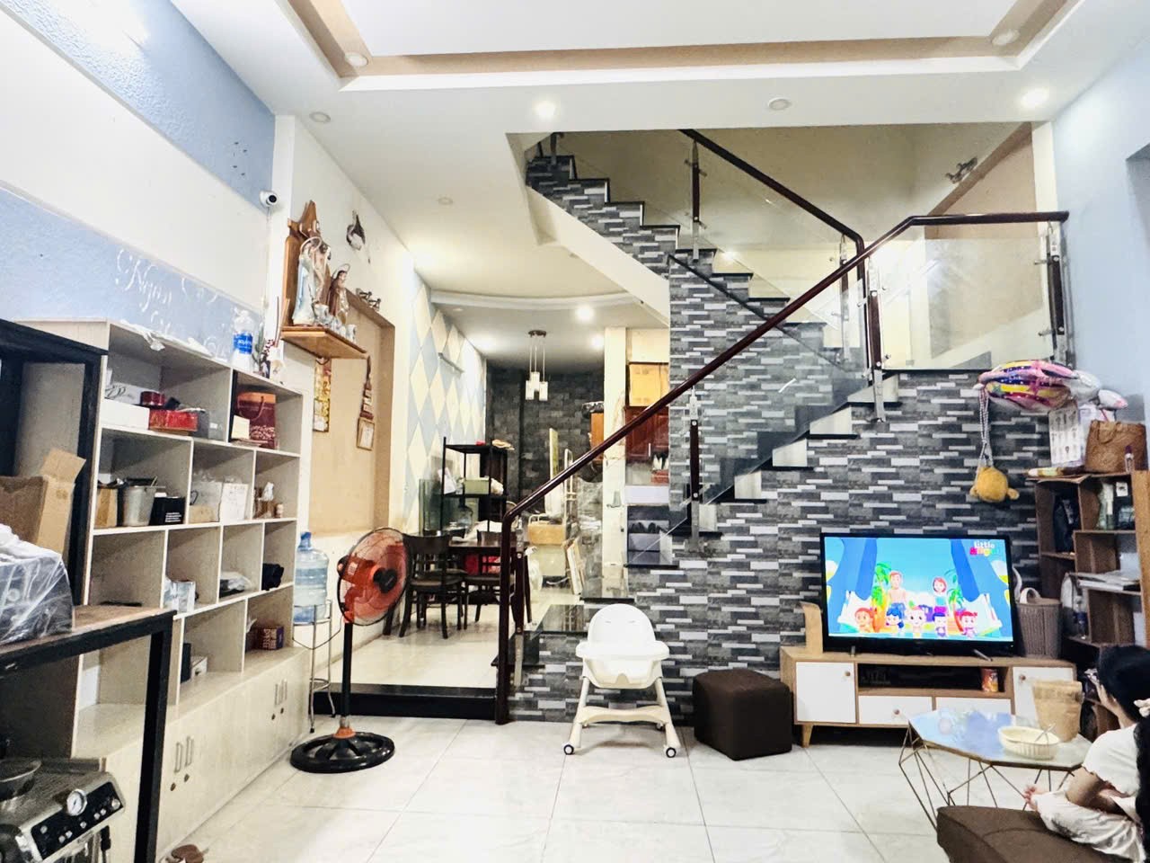 NHÀ ĐẸP 3 TẦNG – GẦN LÀNG ĐH THỦ ĐỨC – GIÁ CHỈ 4.95 TỶ Khu sầm uất, thuận tiện an cư 5