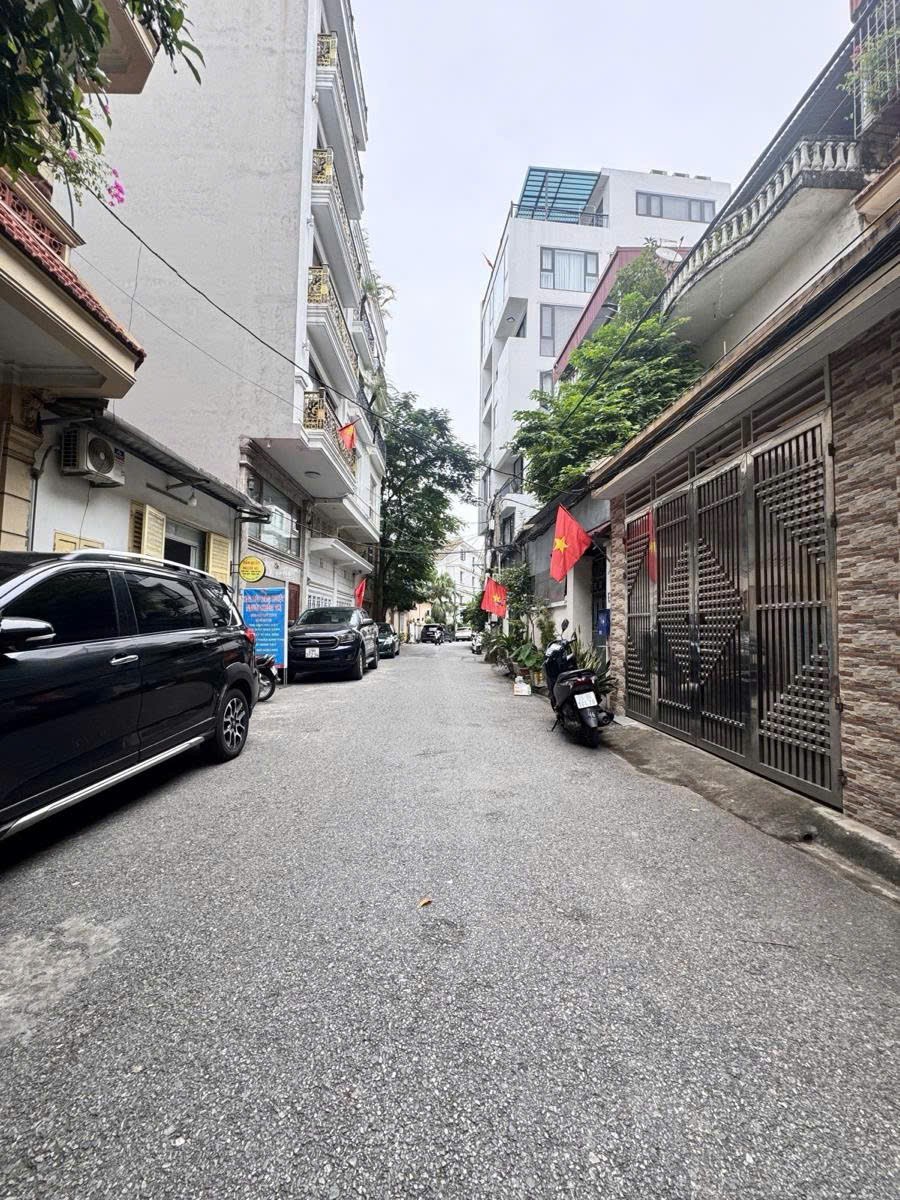 PHÂN LÔ HÀNG KHÔNG - HAI Ô TÔ TRÁNH LONG BIÊN GIÁ ĐẦU TƯ 4