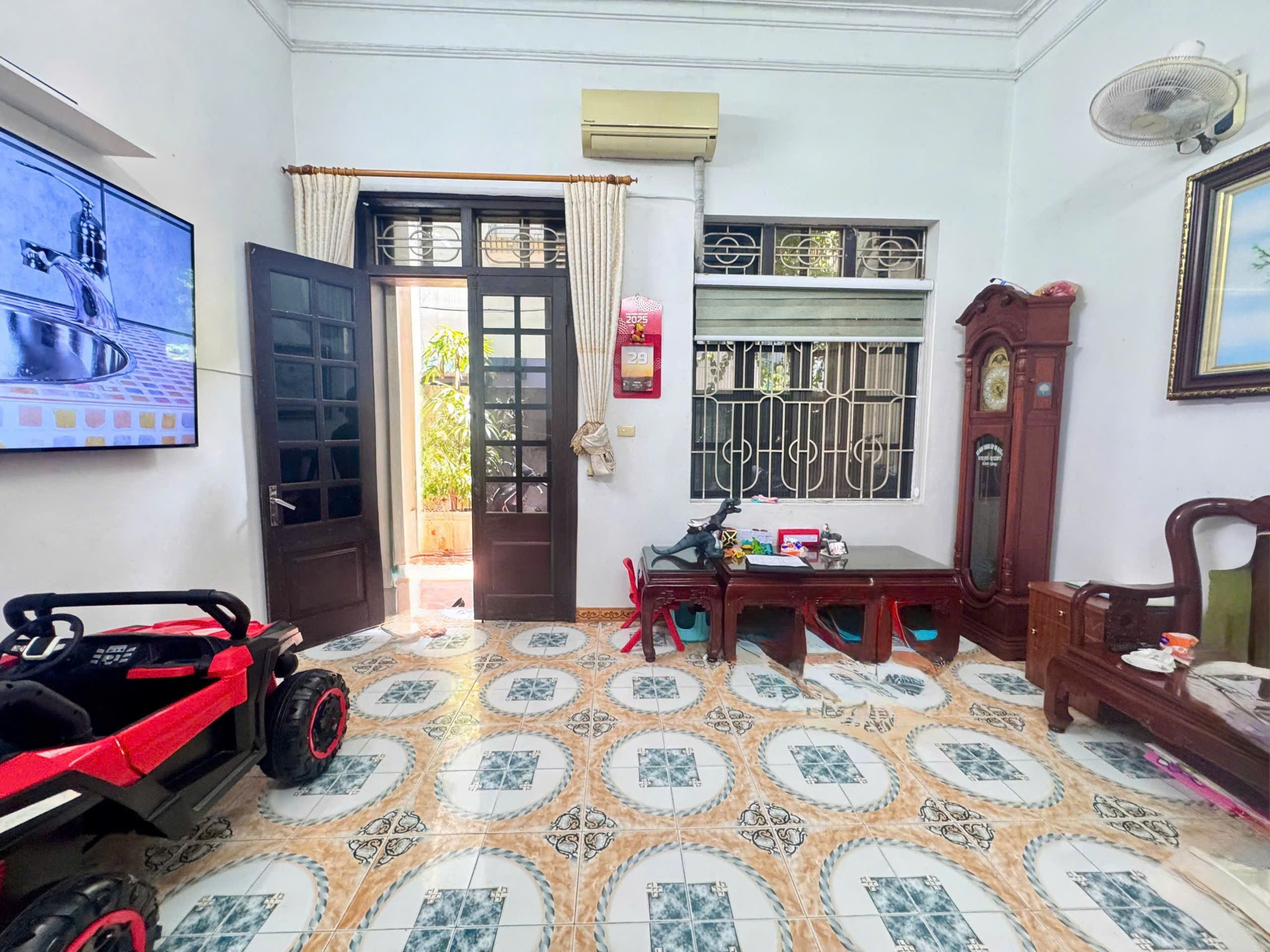 Bán đất tặng nhà 4 tầng + 4 ngủ Nguyễn Văn Cừ - Long Biên 55m2 3