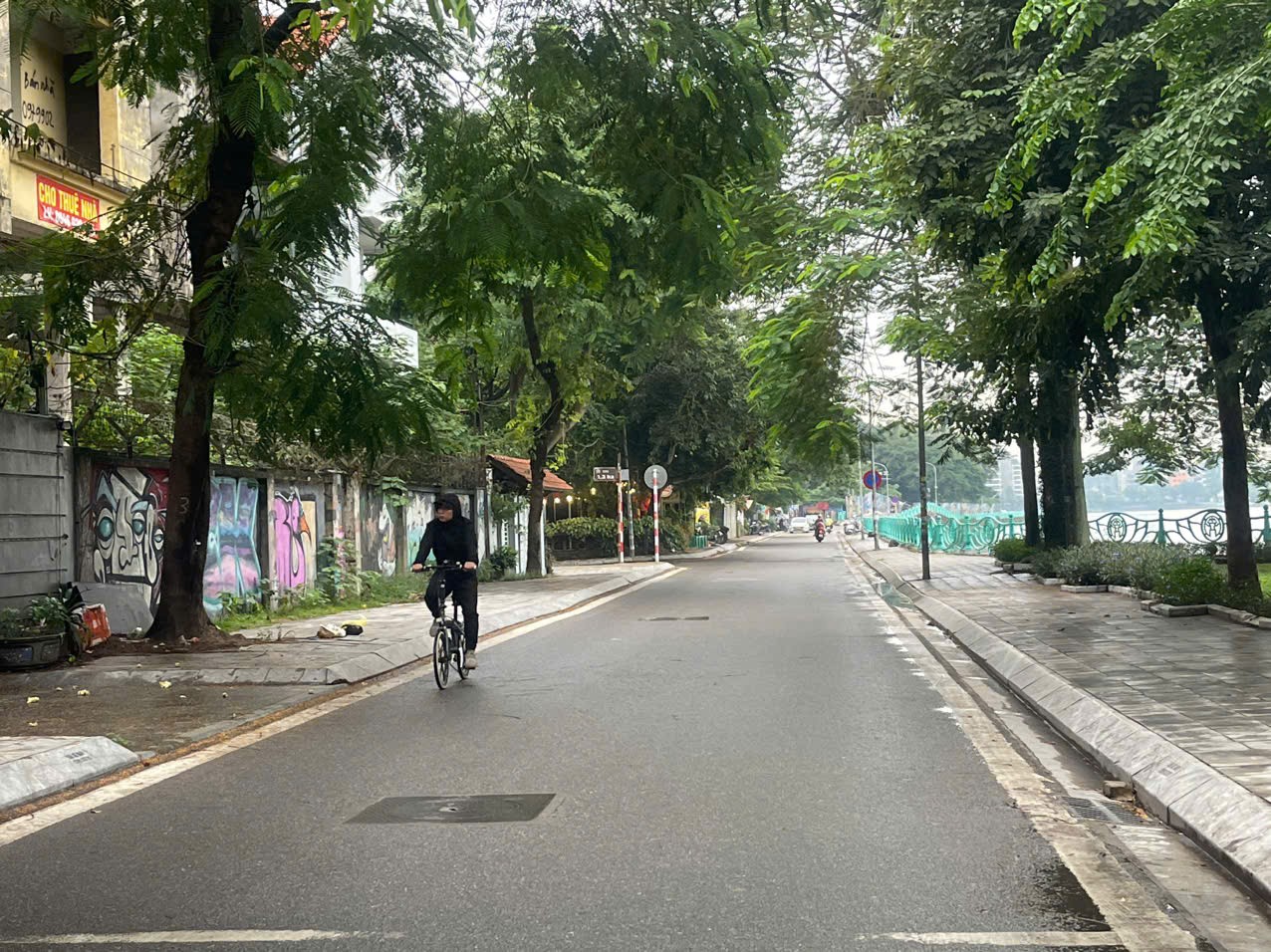 Cần bán Đất đường Quảng Khánh, Phường Quảng An, Diện tích 120m², Giá 64 Tỷ 2