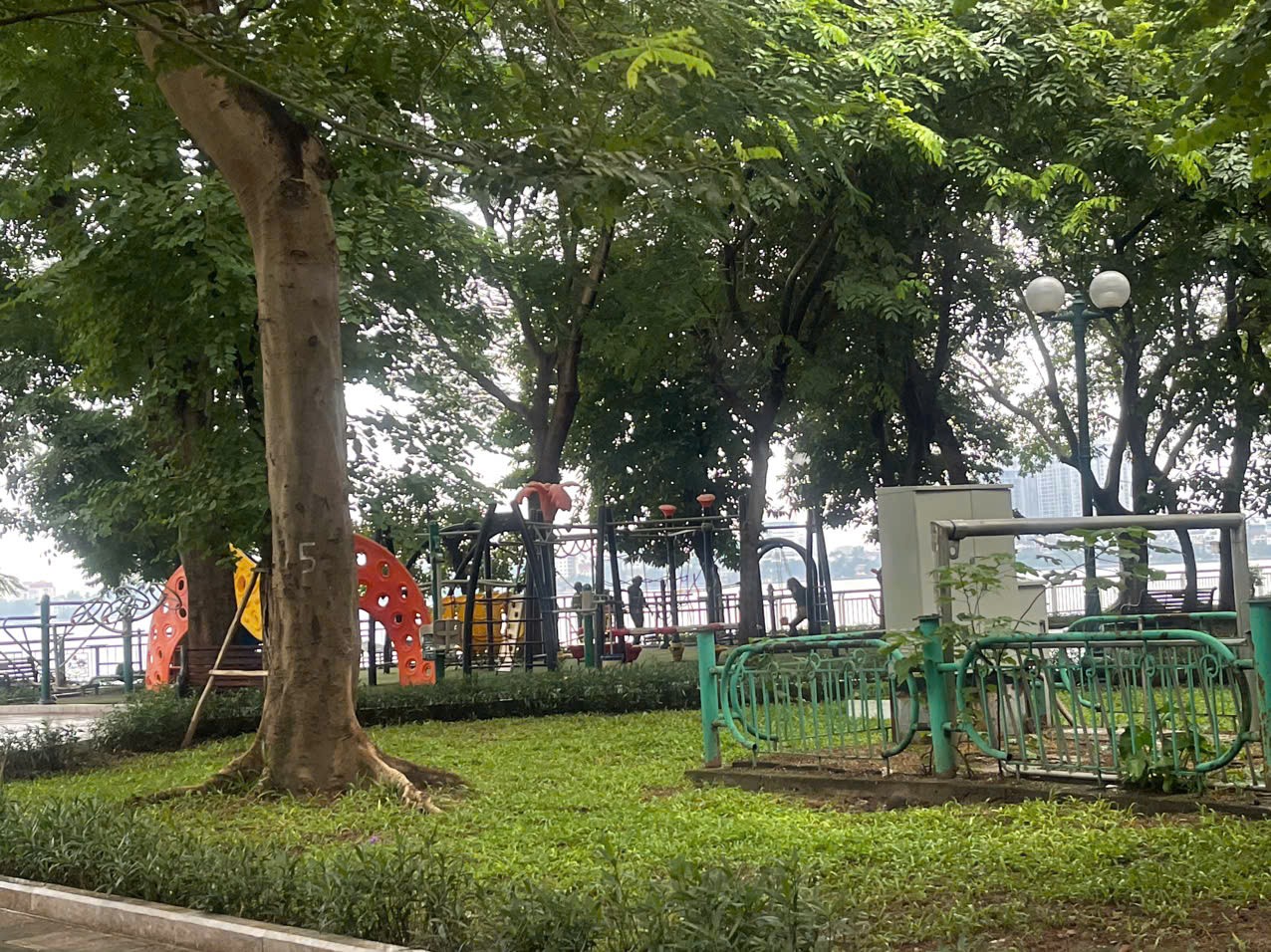 Cần bán Đất đường Quảng Khánh, Phường Quảng An, Diện tích 120m², Giá 64 Tỷ 4