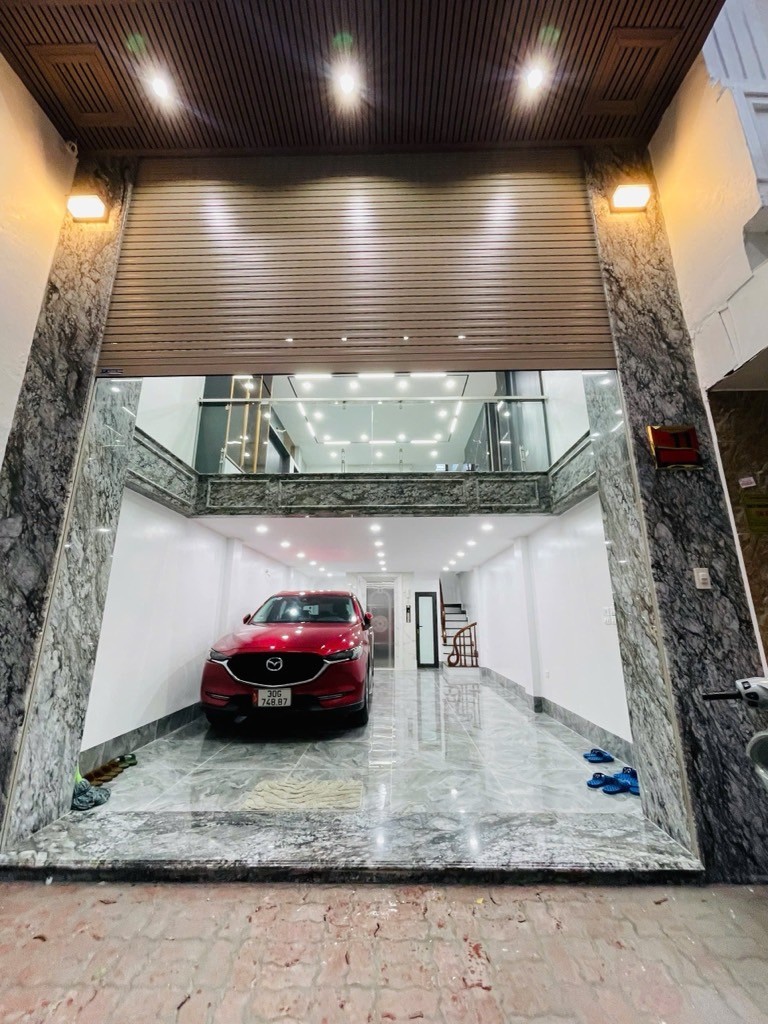 Cần bán Nhà mặt tiền đường Lĩnh Nam, Phường Mai Động, Diện tích 56m², Giá 23.9 Tỷ 2