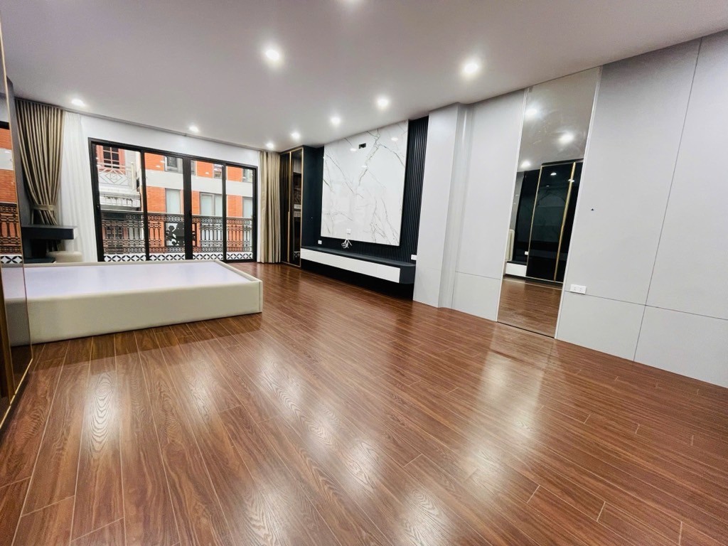 Cần bán Nhà mặt tiền đường Lĩnh Nam, Phường Mai Động, Diện tích 56m², Giá 23.9 Tỷ 4