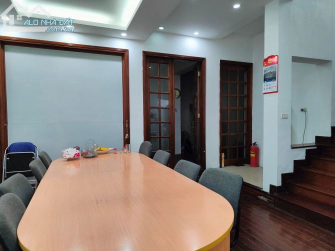Cần bán Nhà mặt tiền Phường Nguyễn Trung Trực, Ba Đình, Diện tích 550m², Giá 238 Tỷ