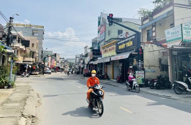 KHU PHỐ CHỢ ÁI NGHĨA NGAY TRUNG TÂM HÀNH CHÍNH HUYỆN ĐẠI LỘC 8