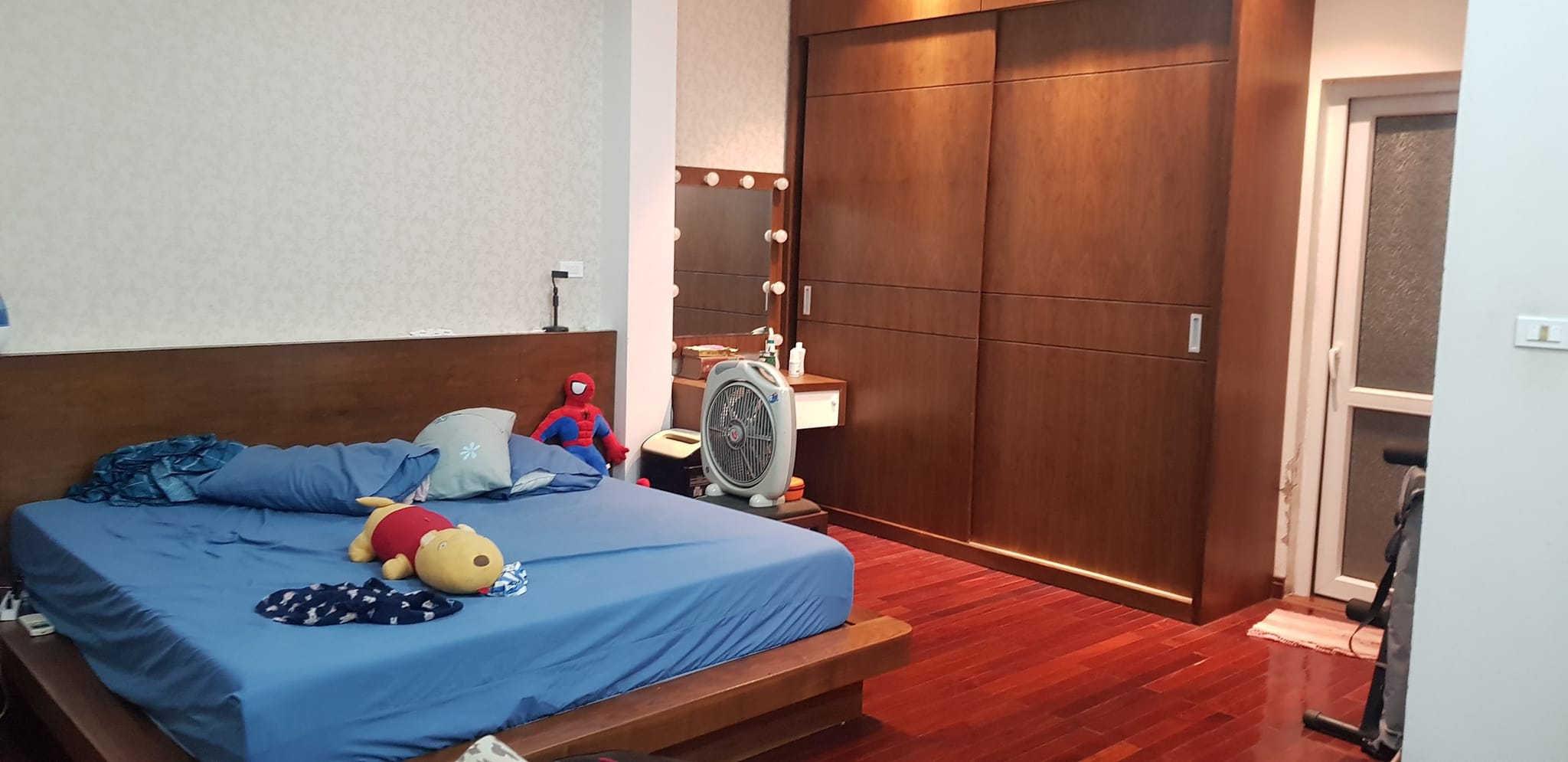 Bán nhà  ngõ 29 Dịch Vọng Cầu Giấy : 42M2, MT 4.1m, 4.7 tỷ sầm uất, rất gần ô tô- ở ngay 3