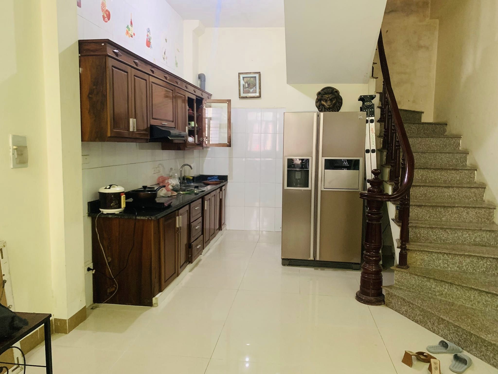 Bán nhà riêng chính chủ Lạc Long Quân 40m2 5 tầng MT 4m 6 tỷ 3