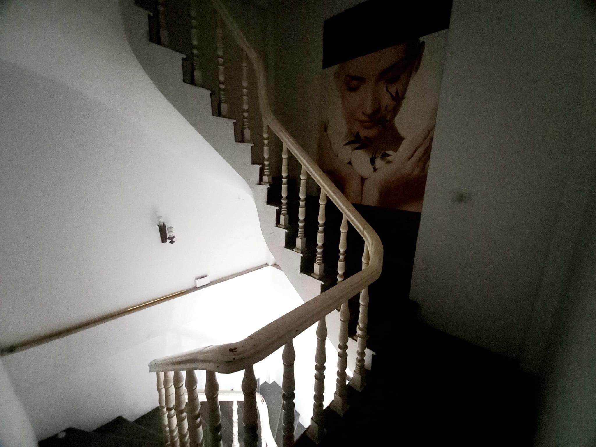 Nhỉnh 9 tỷ, Mạc Thái Tổ, Cầu Giấy, 42m2, 5 tầng, kinh doanh, ngõ thông, phân lô 3