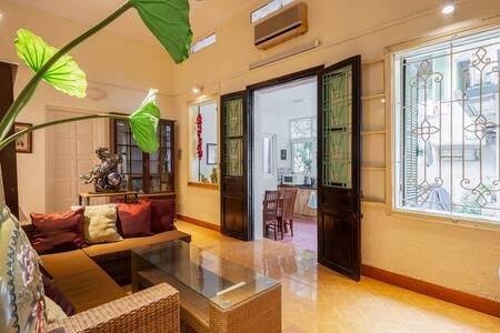 Cho thuê nhà ngõ Phan Chu Trinh, DT 80m, nhà chia 3 phòng ngủ, full nội thất, giá 12 triệu 9