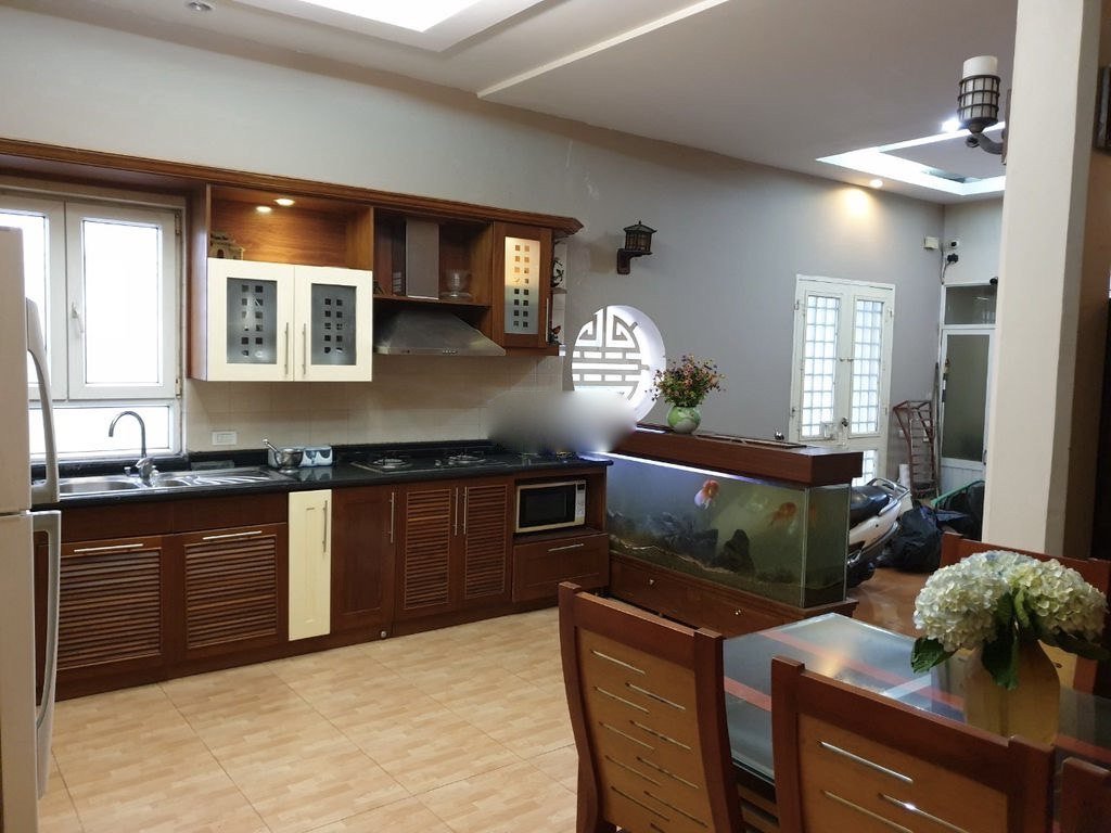 Cho thuê nhà nguyên căn Đường Hoàng Hoa Thám, DT 80m2 x 4T. 4