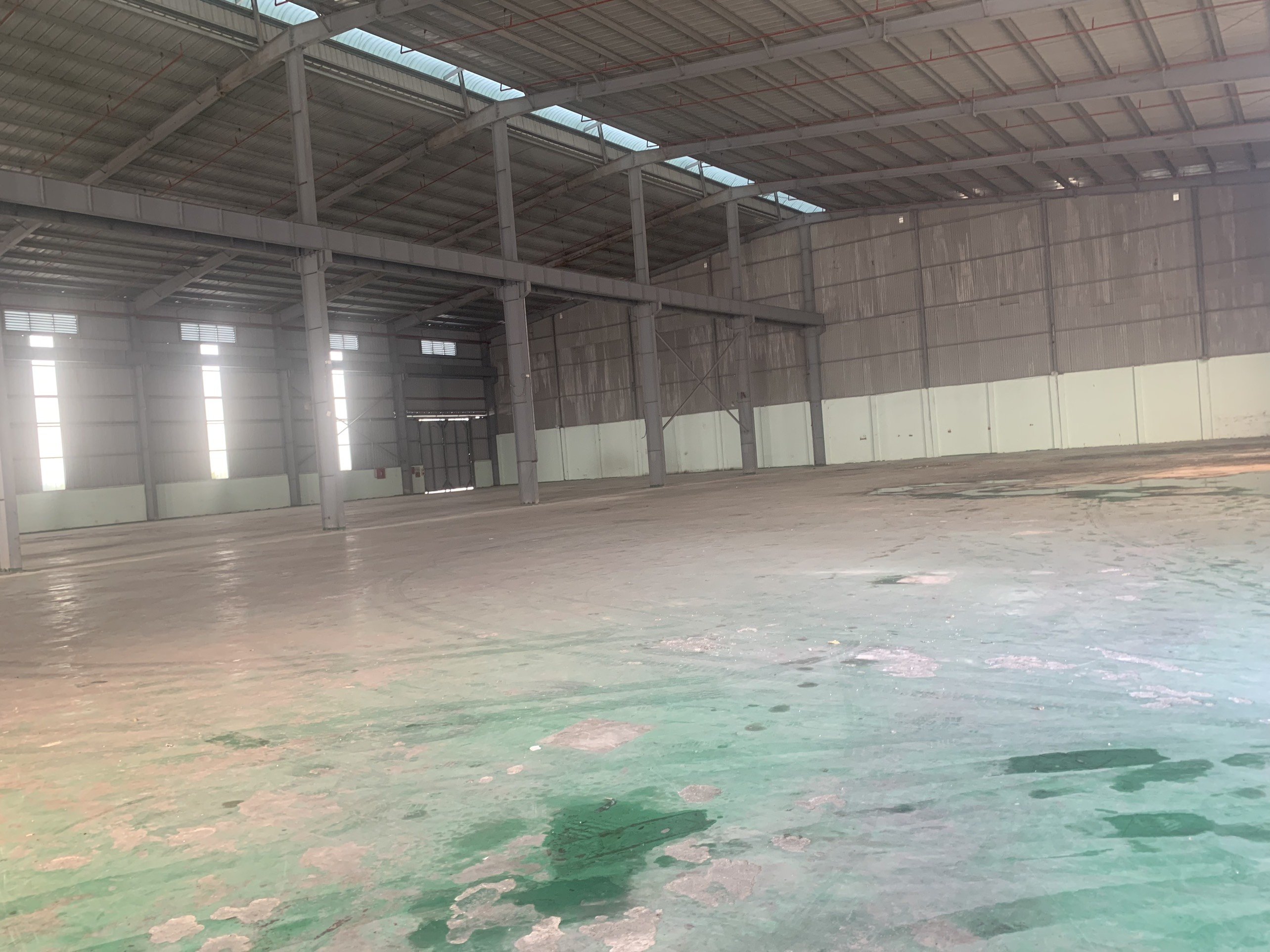 Cho thuê nhà xưởng dt 3000m2 và 5800m2 KCN Quế Võ 1, PCCC tự động. LH 0988 457 392 3