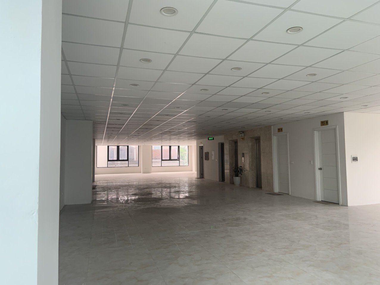 Cho thuê Văn phòng đường Lạc Long Quân, Phường Nhật Tân, Diện tích 600m², Giá 200 Nghìn/m²/tháng 3