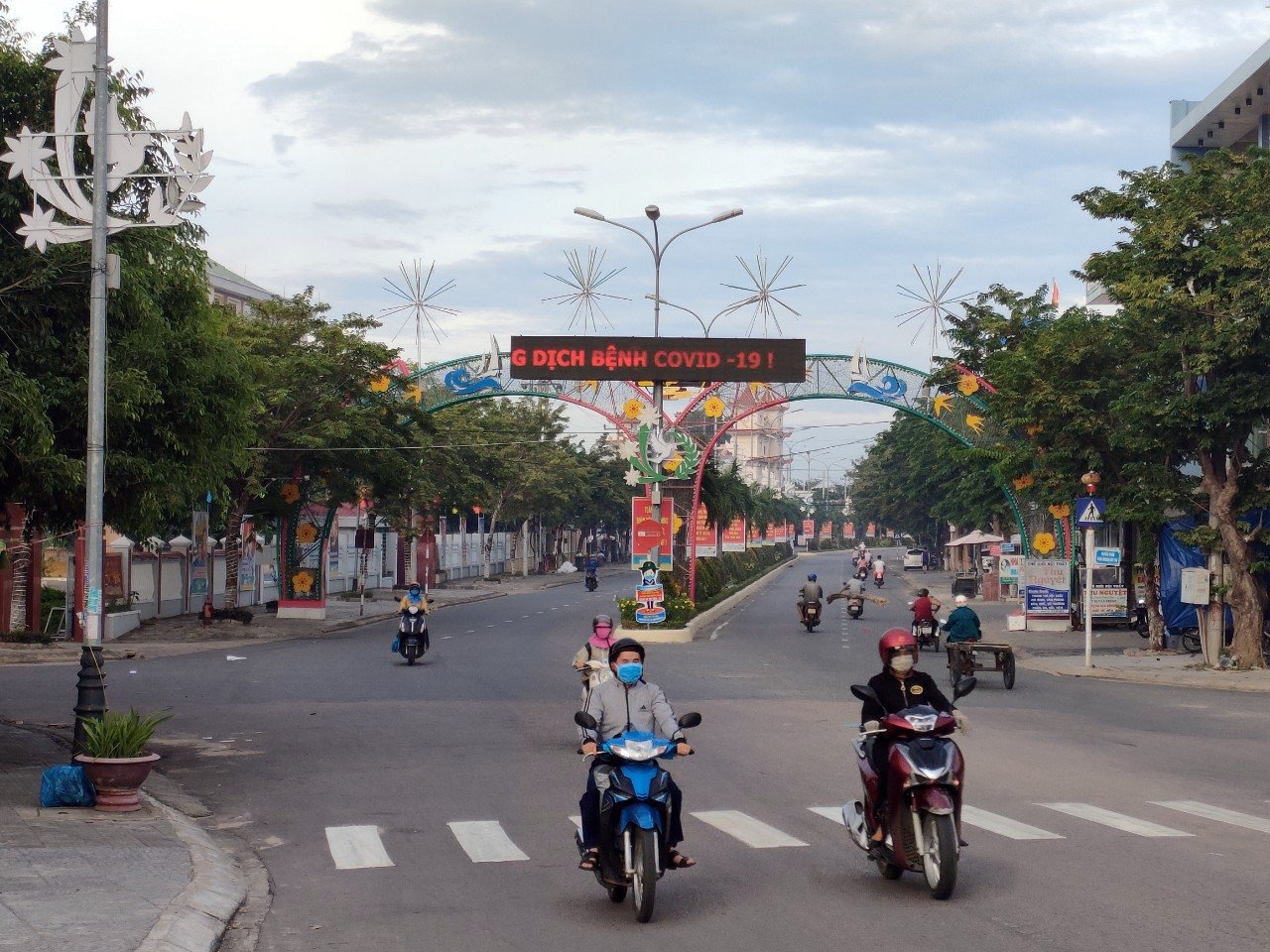 BÁN ĐẤT THẠNH MỸ ,KHU TRUYỀN TẢI ĐIỆN ,2 LÔ LIỀN KỀ 2