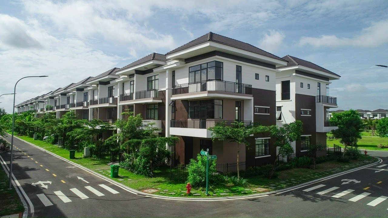 Cần bán gấp nhà mới xây 1 trệt, 2 lầu tại khu đô thị Phúc An Asuka