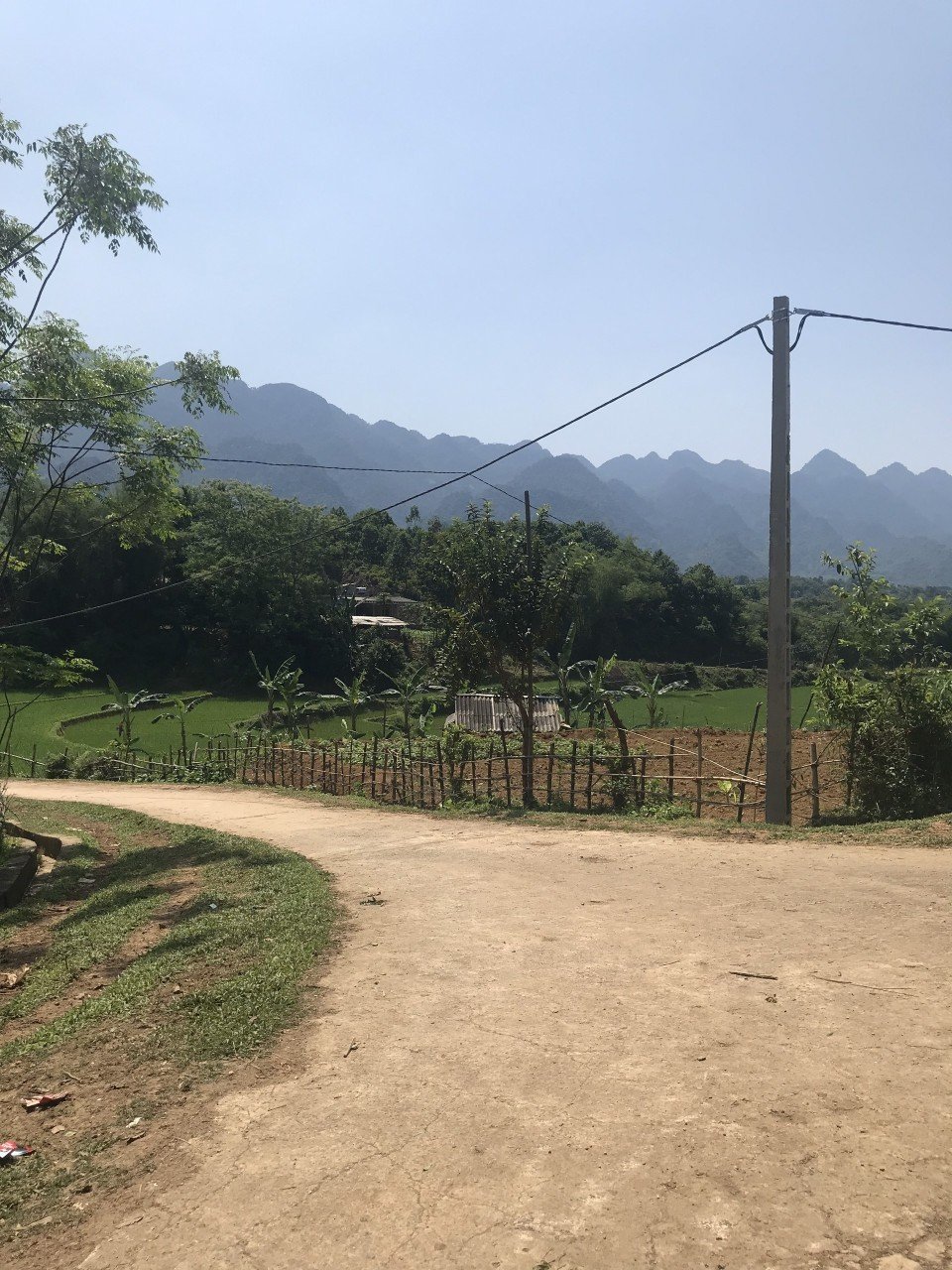 Cần bán 1000m có 700m ont còn lại đất vườn , ( dt thực sử dụng 1300m) tại Tân Lạc giá rẻ 6