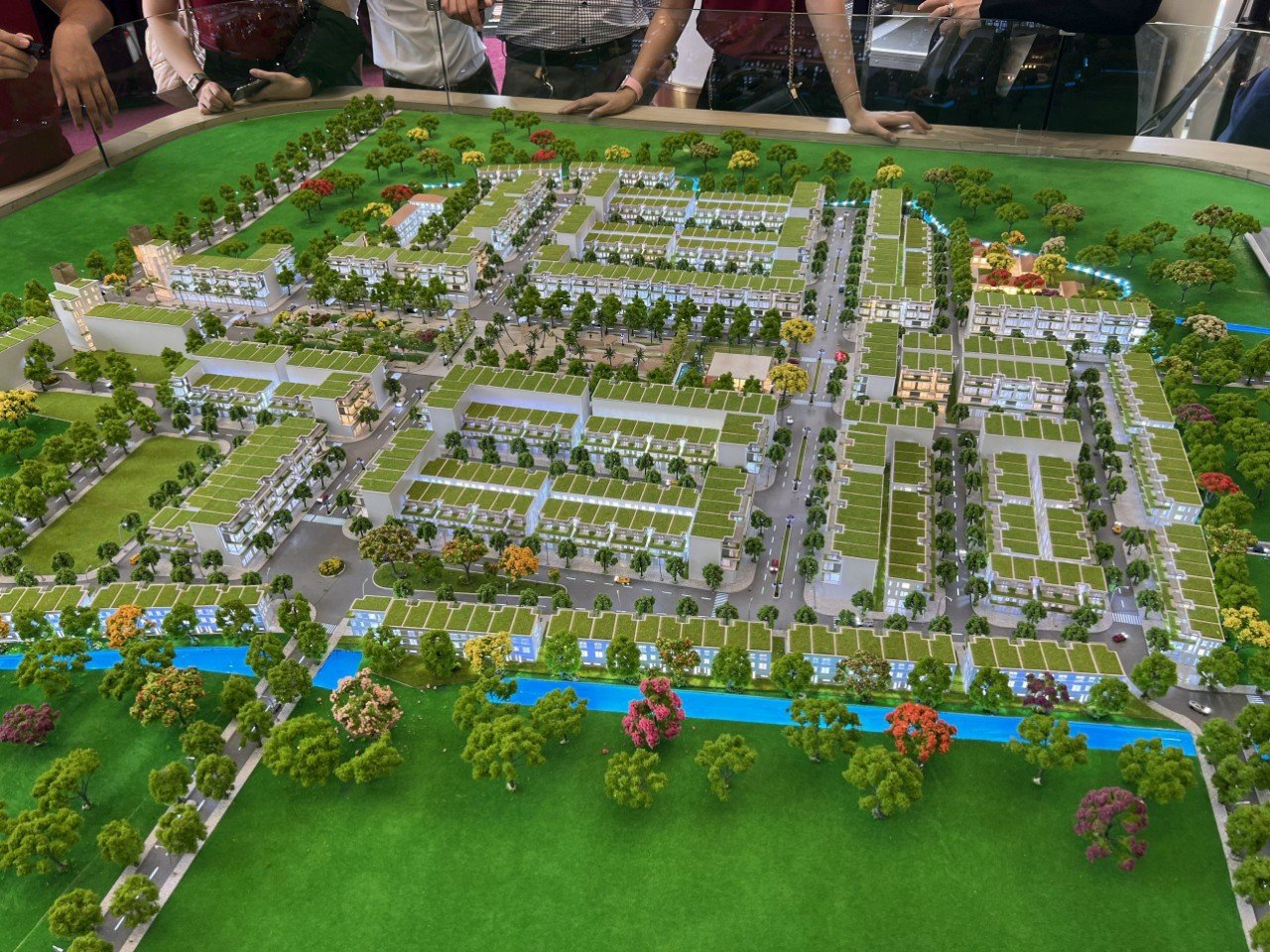 Cần bán Đất đường Nguyễn Văn Linh, Phường Phú Thuận, Diện tích 96m², Giá 2.592 Tỷ 3