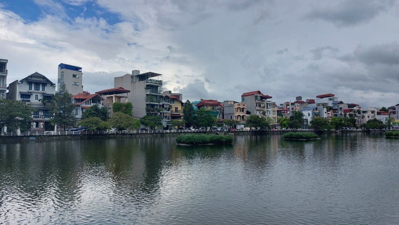 Siêu Mẫu View hồ Bồ Đề, Quanh năm thoáng mát, Hiếm nhà bán. 2