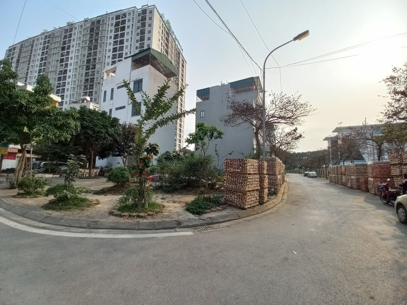 Bán đất Phân Lô Phúc Lợi, Ôtô tránh, Vỉa hè, Hàng xóm Vinhome Riverside. 2