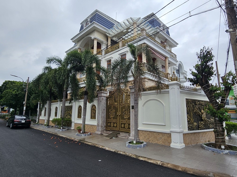 Cần bán biệt thự Nguyễn Oanh P17, DT 25x17m kết cấu 3 tầng giá 40 Tỷ TL 1