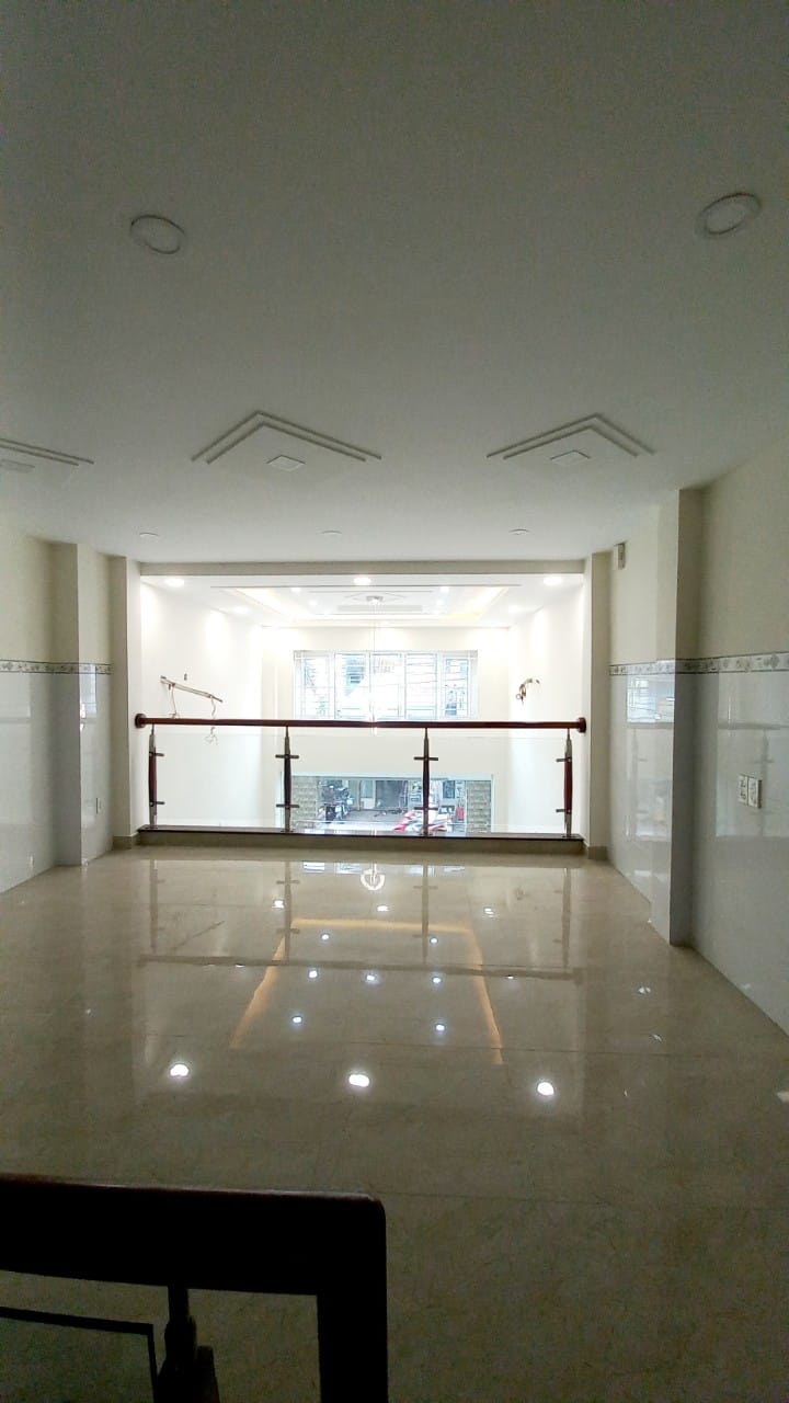 Bán nhà Mặt tiền KD Nguyễn Thị Tần Q.8 - 5 tầng Sân Thượng nở hậu - Thu nhập từ 30tr/tháng 1