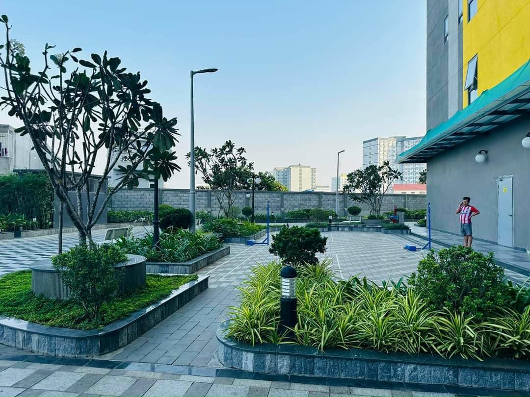 NGỘP BANK Cần bán gấp căn 2 phòng ngủ Bcons Green View. 1