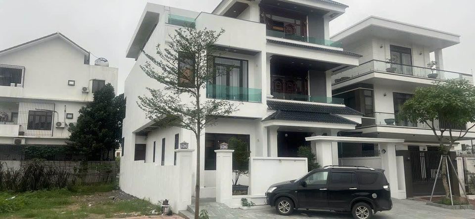 Chính chủ bán Biệt thự mới xây 3 tầng 240m2 tại KĐT mới Cao Xanh - Hà Khánh A, tp Hạ Long. 1