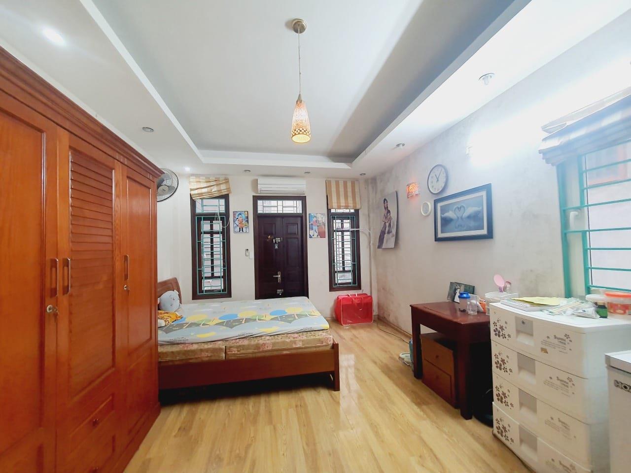 Bán nhà Yên Hòa, Cầu giấy, nhà đẹp, gần phố, 32m2, Giá siêu rẻ. 3