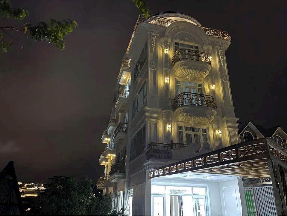 Bán biệt thự có 15 căn hộ tại Trịnh Hoài Đức Đà Lạt 1